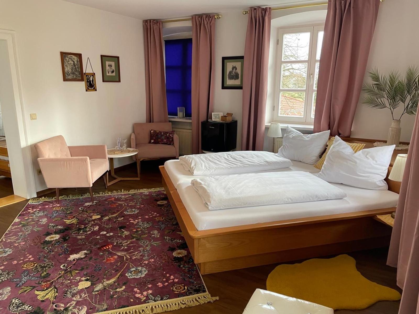 Il Castello Hotell Haiming Eksteriør bilde